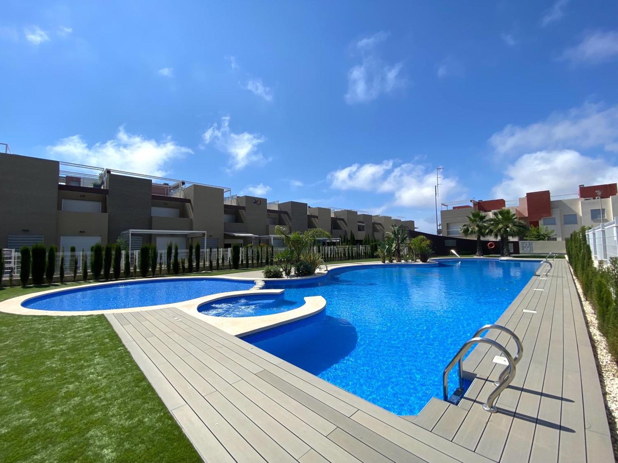 Magnifico Apartamento De Planta Alta La Isla Torrevieja Exterior photo