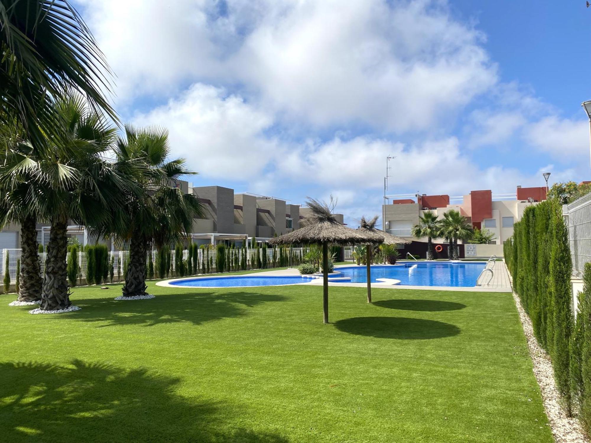 Magnifico Apartamento De Planta Alta La Isla Torrevieja Exterior photo