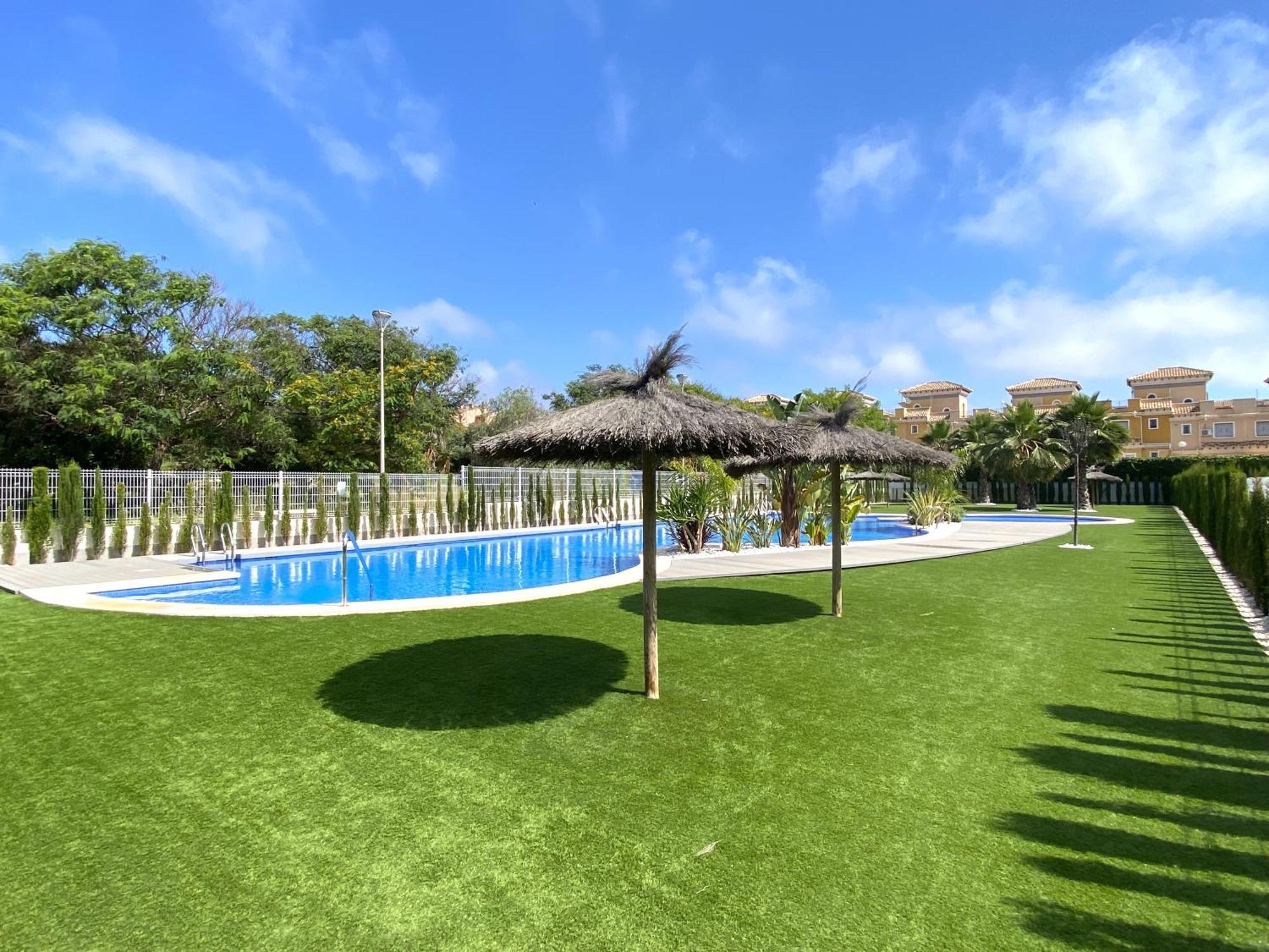 Magnifico Apartamento De Planta Alta La Isla Torrevieja Exterior photo