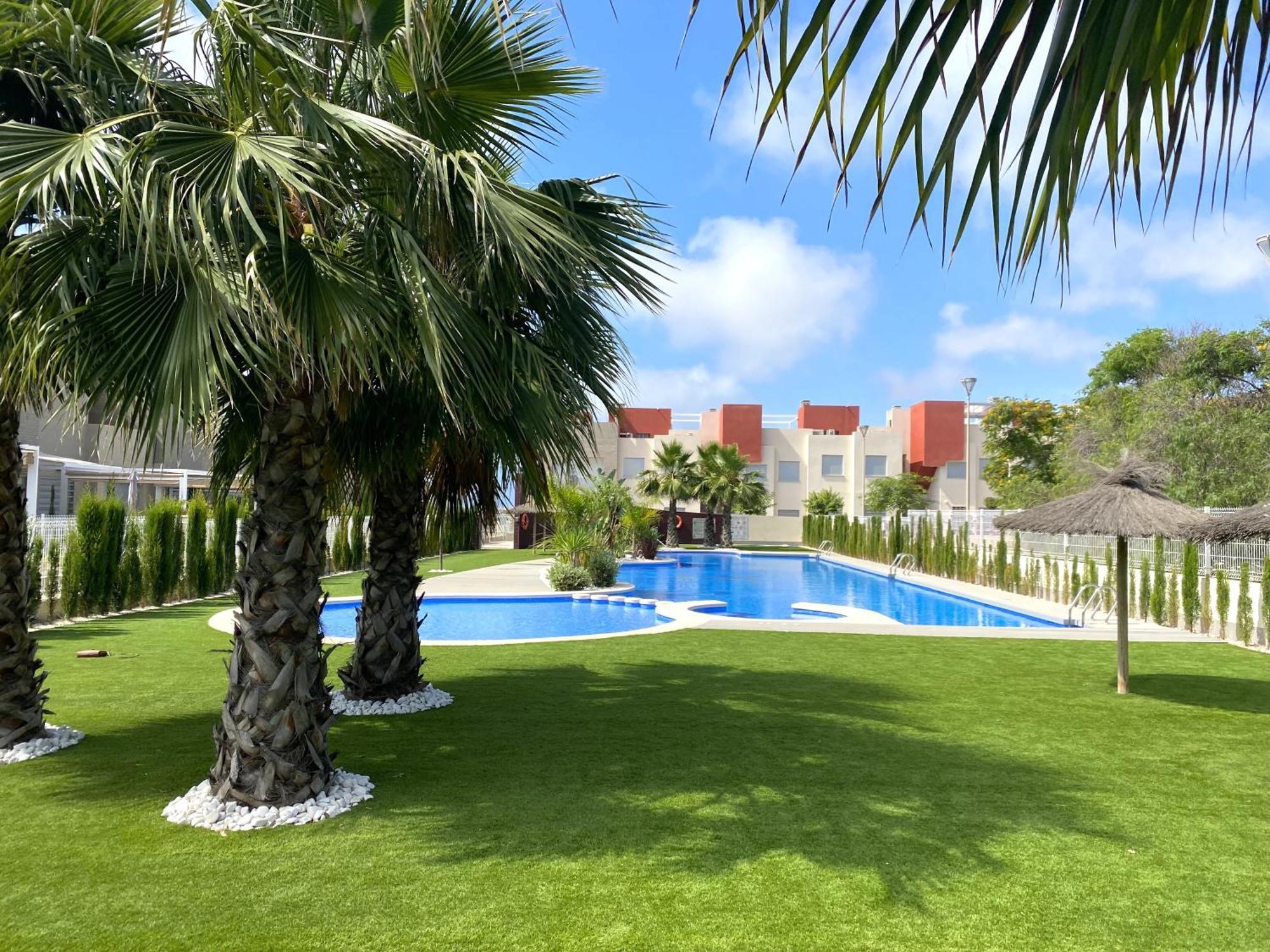 Magnifico Apartamento De Planta Alta La Isla Torrevieja Exterior photo